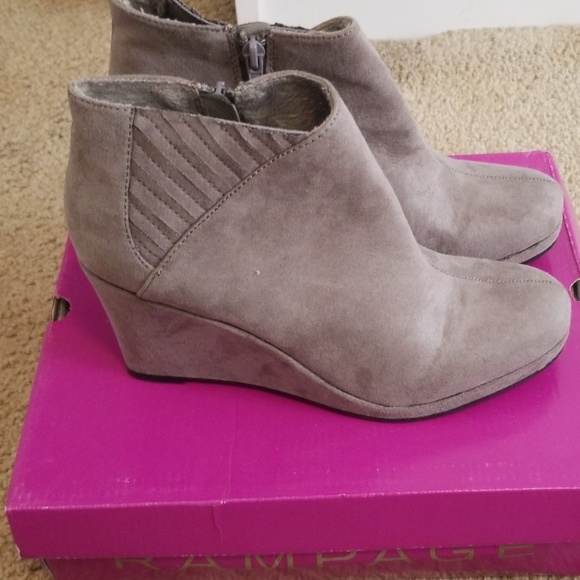 Boots - Picture 2 of 4